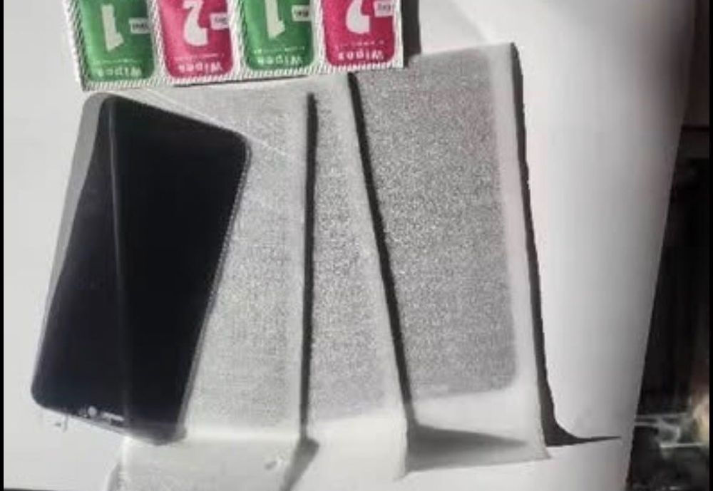 Folie privacy iPhone 14 și 15