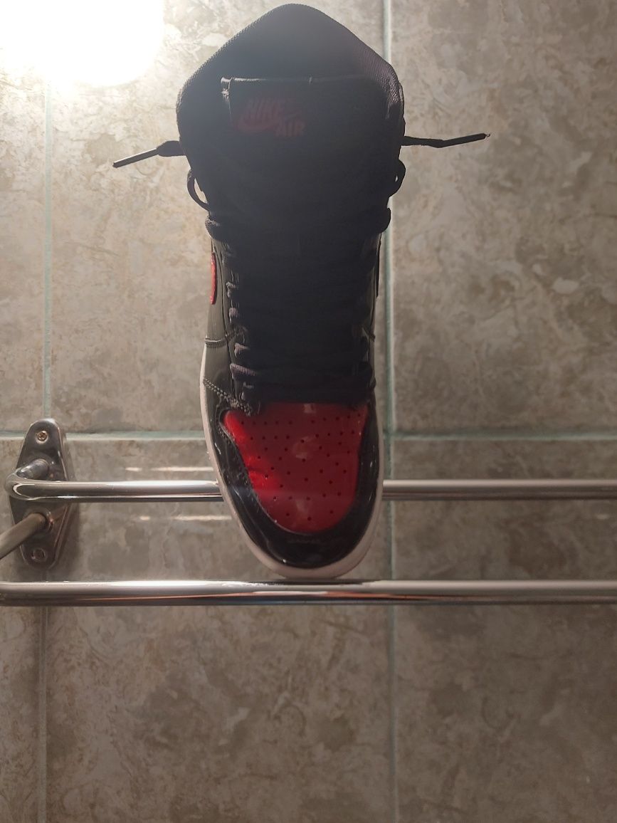 Jordan 1 high Bred