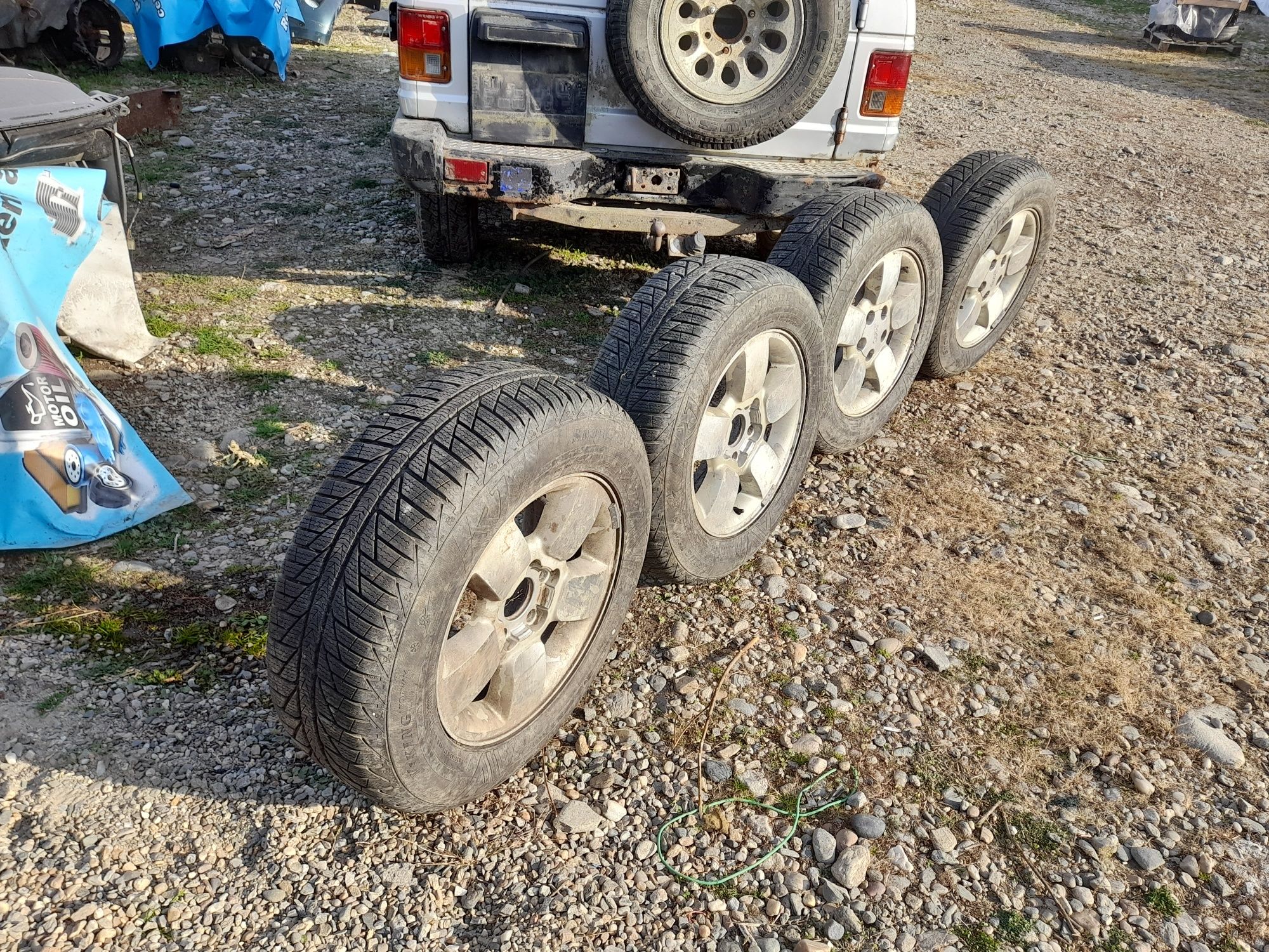 Vând 4 jante aliaj jeep grand cherokee cu cauciucuri 235 65 r17