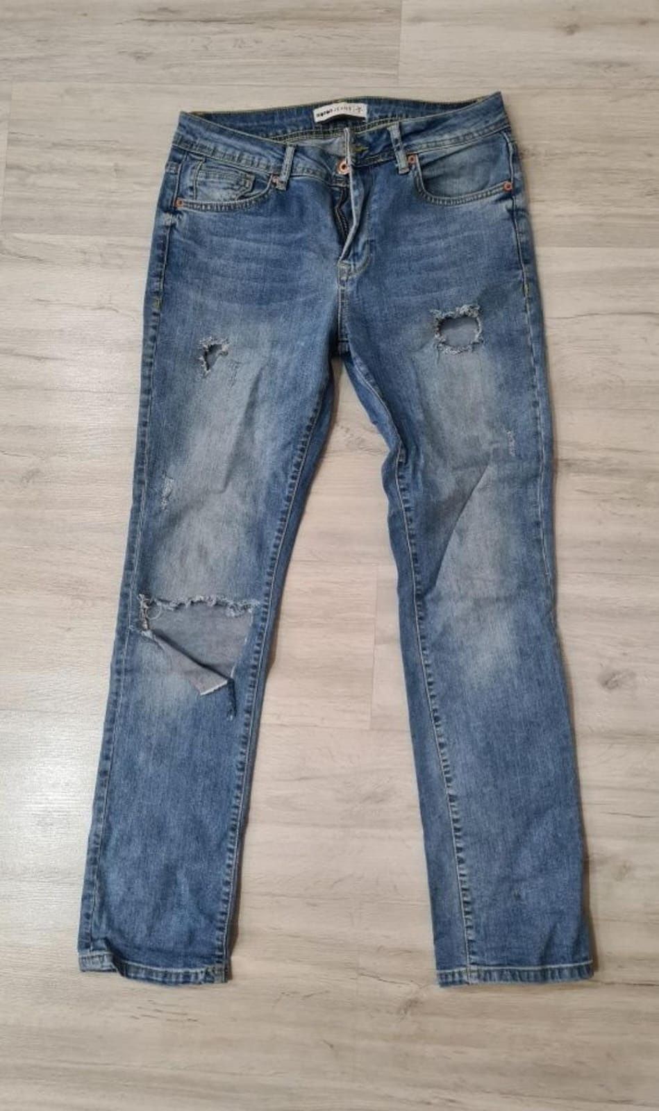 Продам джинсы колинс остан  классика в отличном состоянии.Размер 46-48