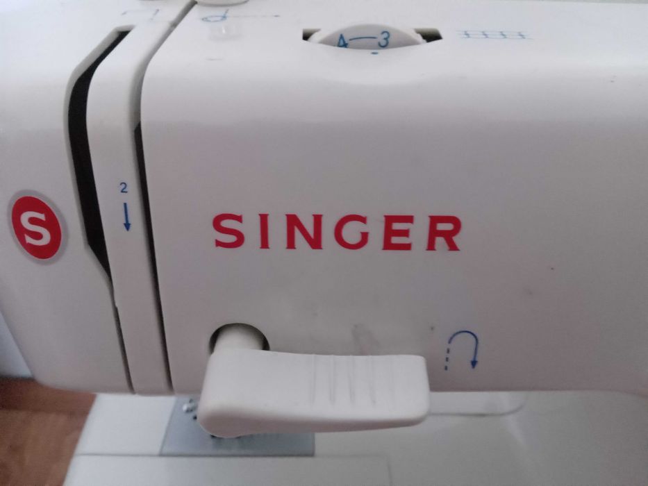 Mașină de cusut Singer