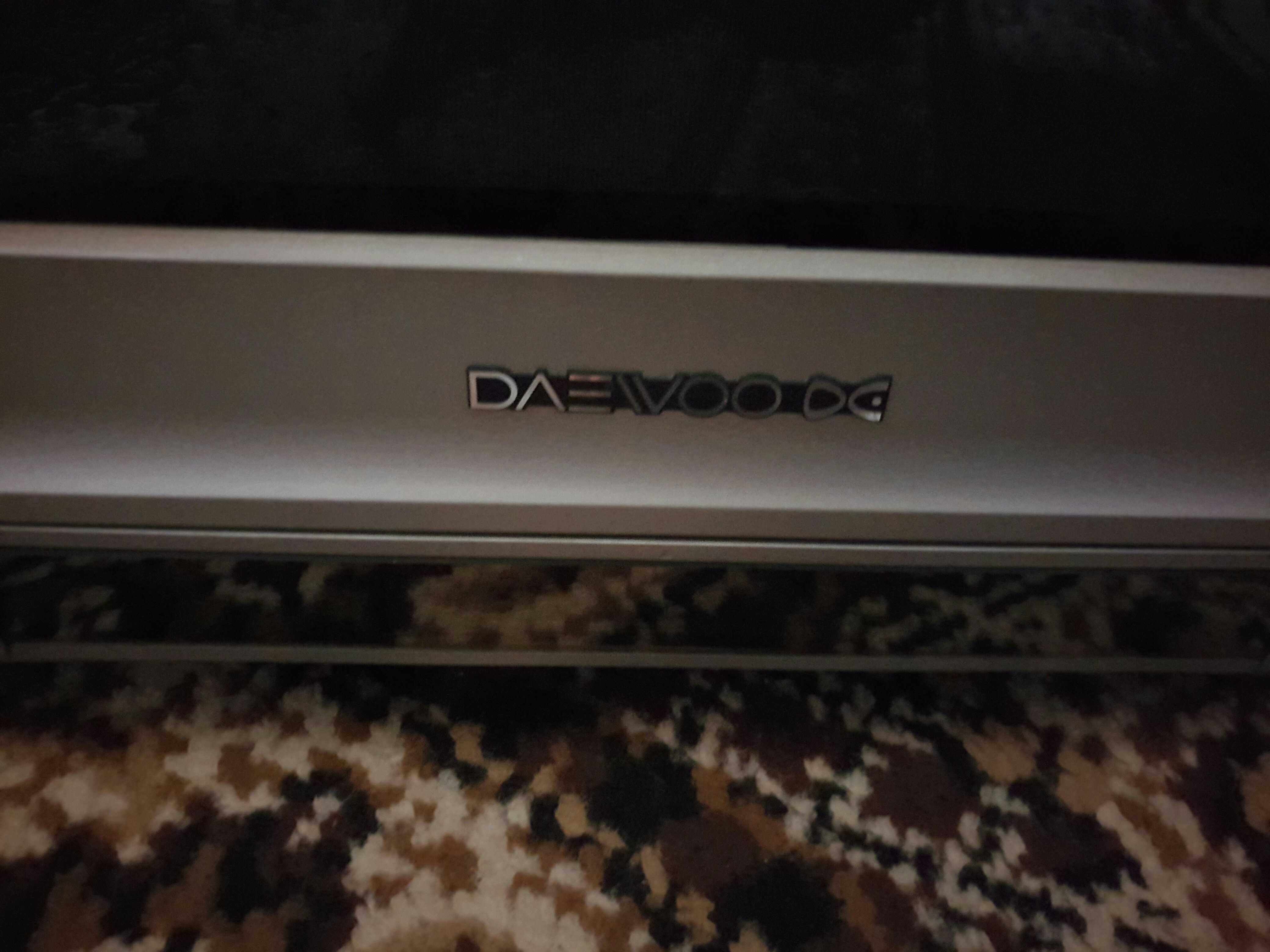 Телевизор Daewoo- работещ 21 инчов екран.
