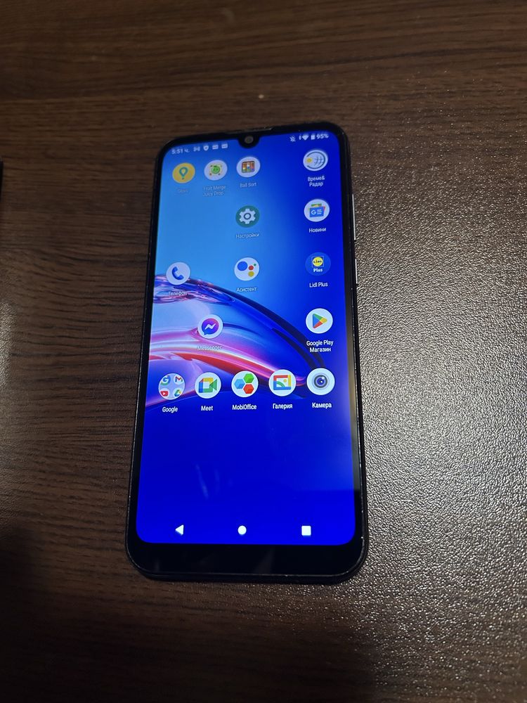 Motorola moto e 6i + подарък преносима батерия