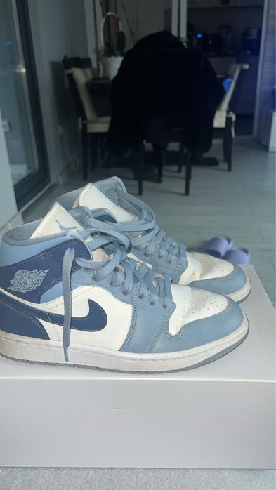 Air Jordan 1 Mid WMNS 'Diffused Blue' (W)