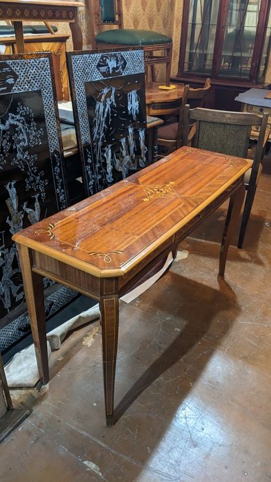 Румынский дубовый  книжный шкаф - витрина.