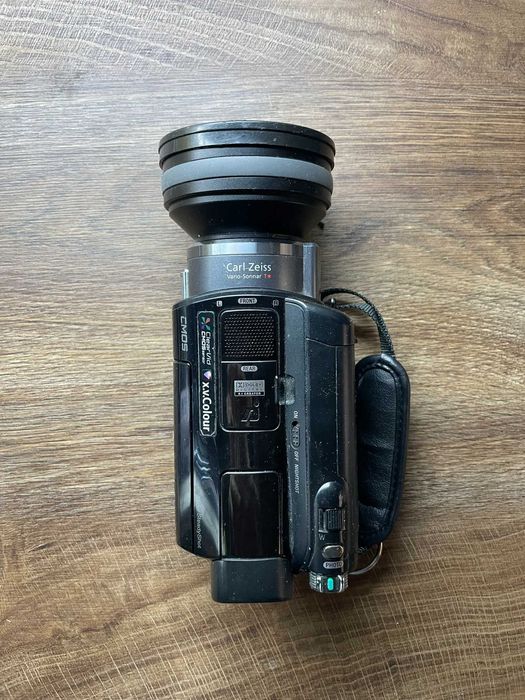 Camera video Sony cu HDD si obiectiv Wide
