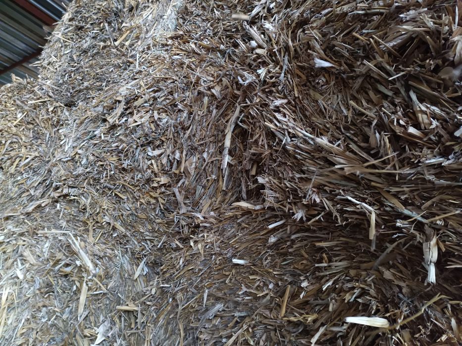 Baloți de tulei, tocătură și de paie