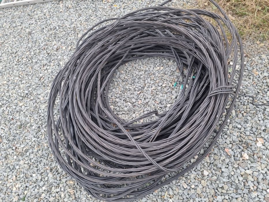 Cablu trifazic cu 4 cabluri