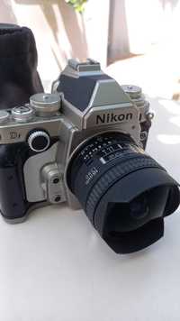 Nikon Df. Full frame clasic. 115000 cadre.