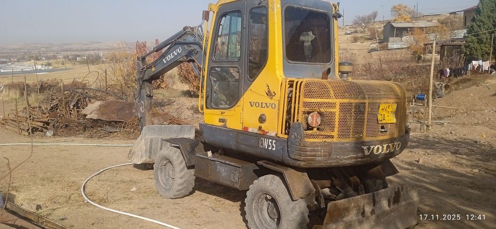 Продаётся экскаватор 55