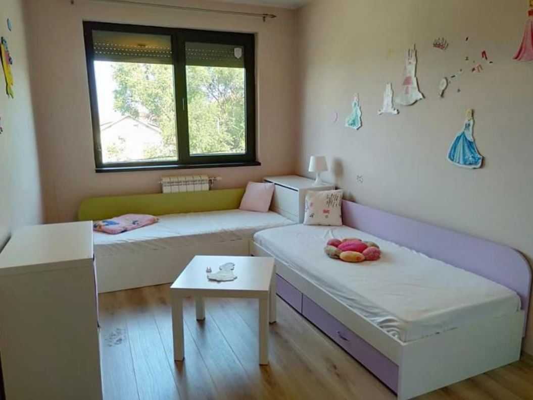 Дава се под наем Тристаен апартамент в София, Драгалевци - 95 кв.м за 800 € - Снимка #1