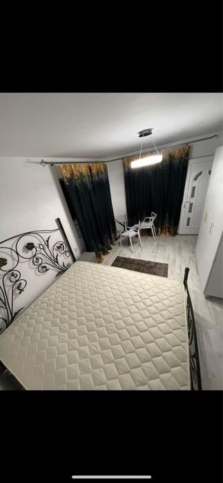Inchiriez camera privata lux cu baia bucataria comun iasi centru P.F.