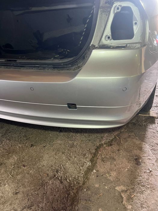 1 Задна броня бмв е90 фейс bmw e90 lci СЪС сензорите (не оригинална)