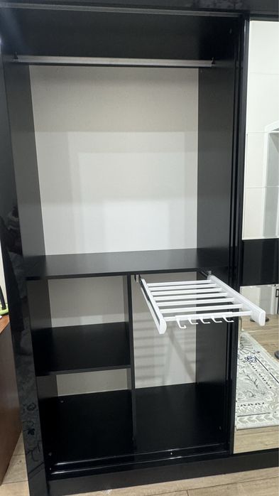 Продаетс шкаф-купе и комод