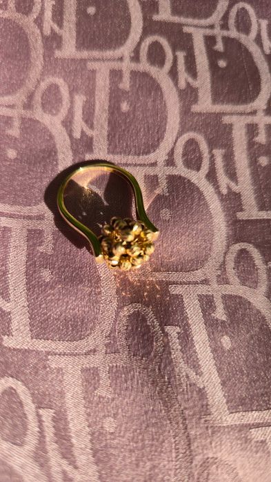 Продается кольцо золотое