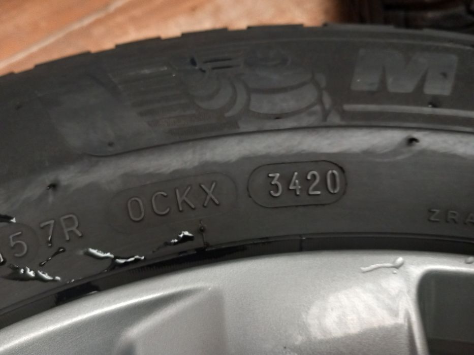 Jante hyundai r16 5x114.3 et 40 anvelope de iarna 205 60 16