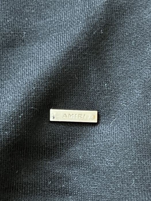 Суичър  на Amiri