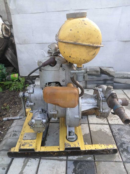 продам бензиновый насос