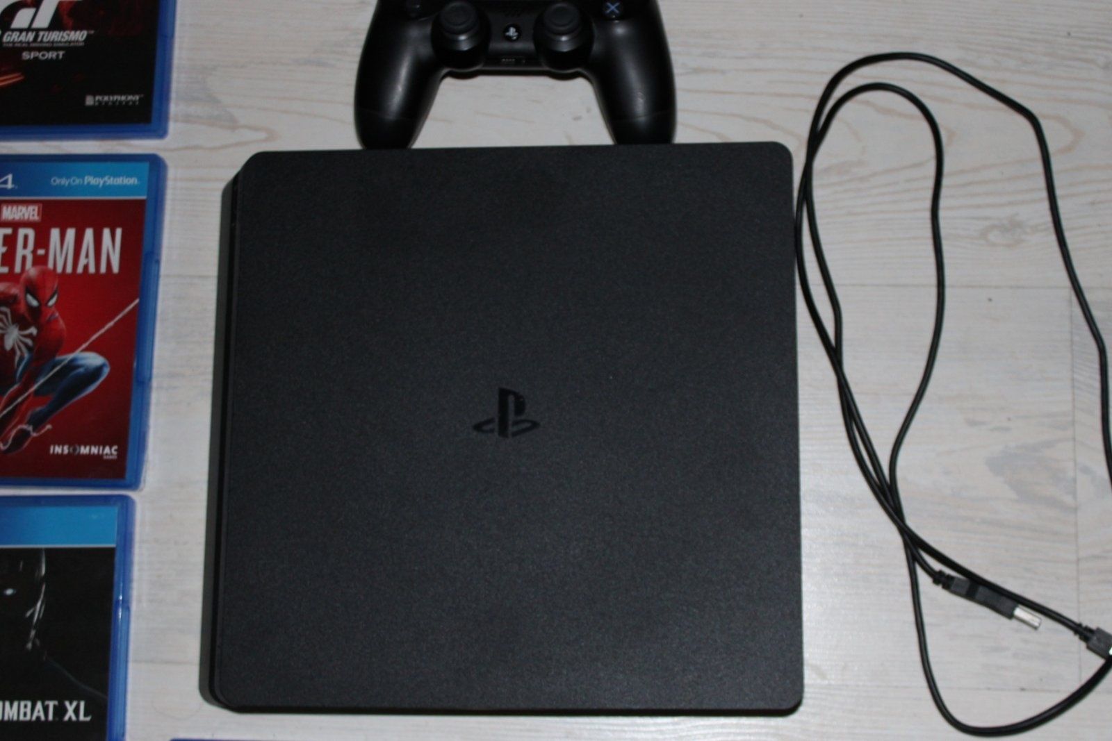 Playstation4 + 11 игри