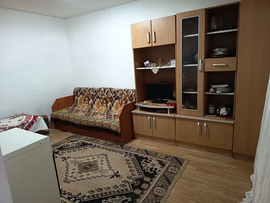 Vând casă pentru două familii