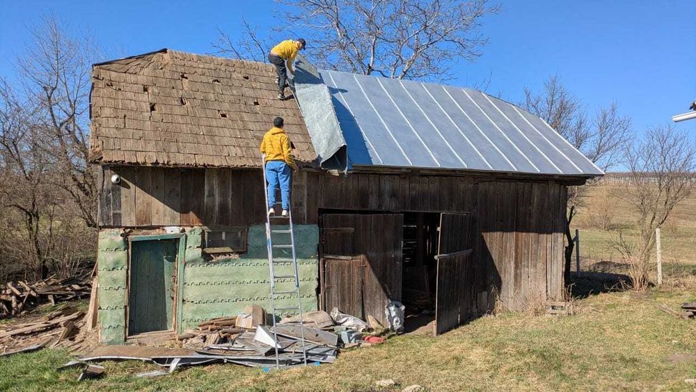 Lemn pentru constructii + lemn de foc - grinzi brad, sura demontata