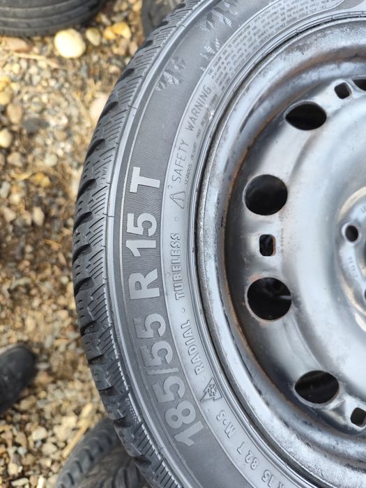 Set 4 jante 5×100 cu anvelope de iarnă. 185/55R15.