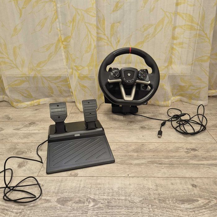 Volan gaming cu pedale pentru Xbox si pc