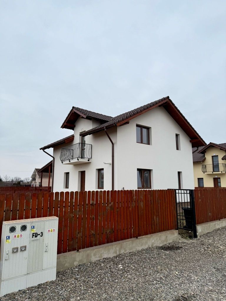 Vand casa noua P+M finisata si imediat ocupabila