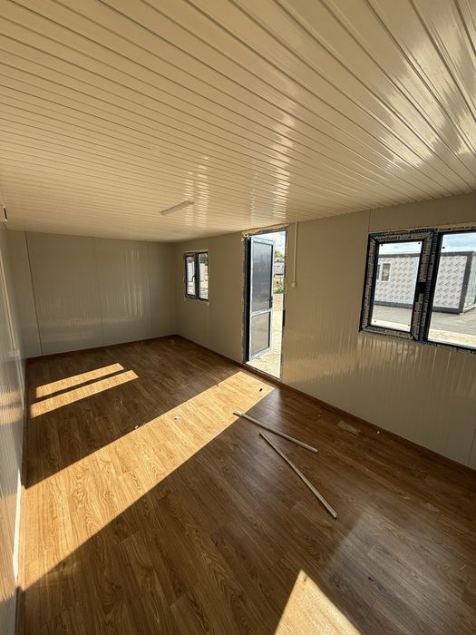 Vand containere modulare gri antracit cu grup sanitar vitrina