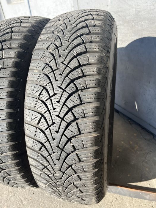 2 бр. зимни гуми 195/65/15 GoodYear 6+ mm DOT 2617