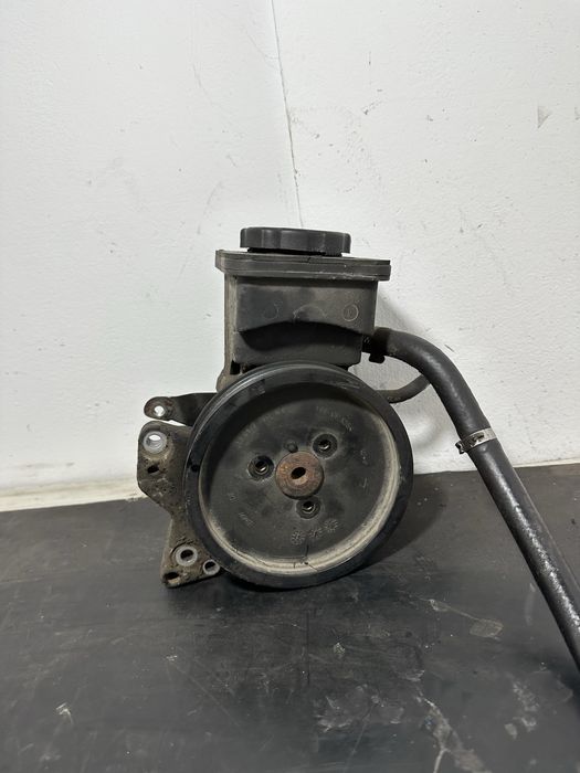 Pompa servo servodirectie BMW Seria 5 e60 E61 525d 530d 177cp 218cp