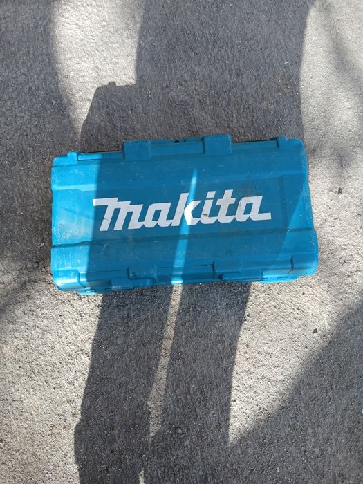 Саблен трион Makita 18волта
