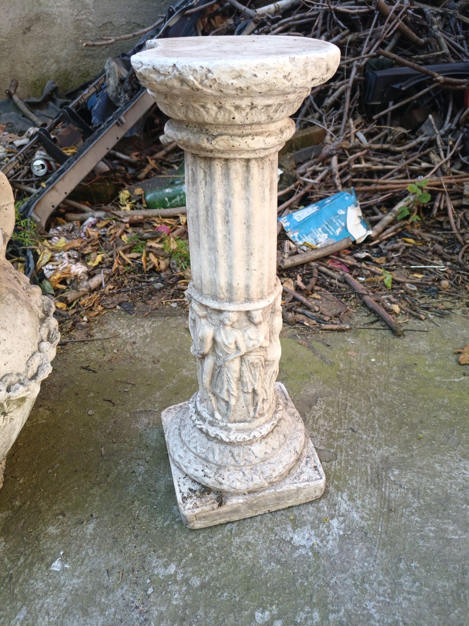 Ghiveci flori stilpi decorativi ciment vechi