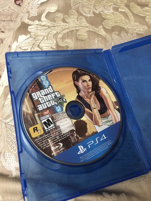 Диск playstation 4 gta 5 ufc1