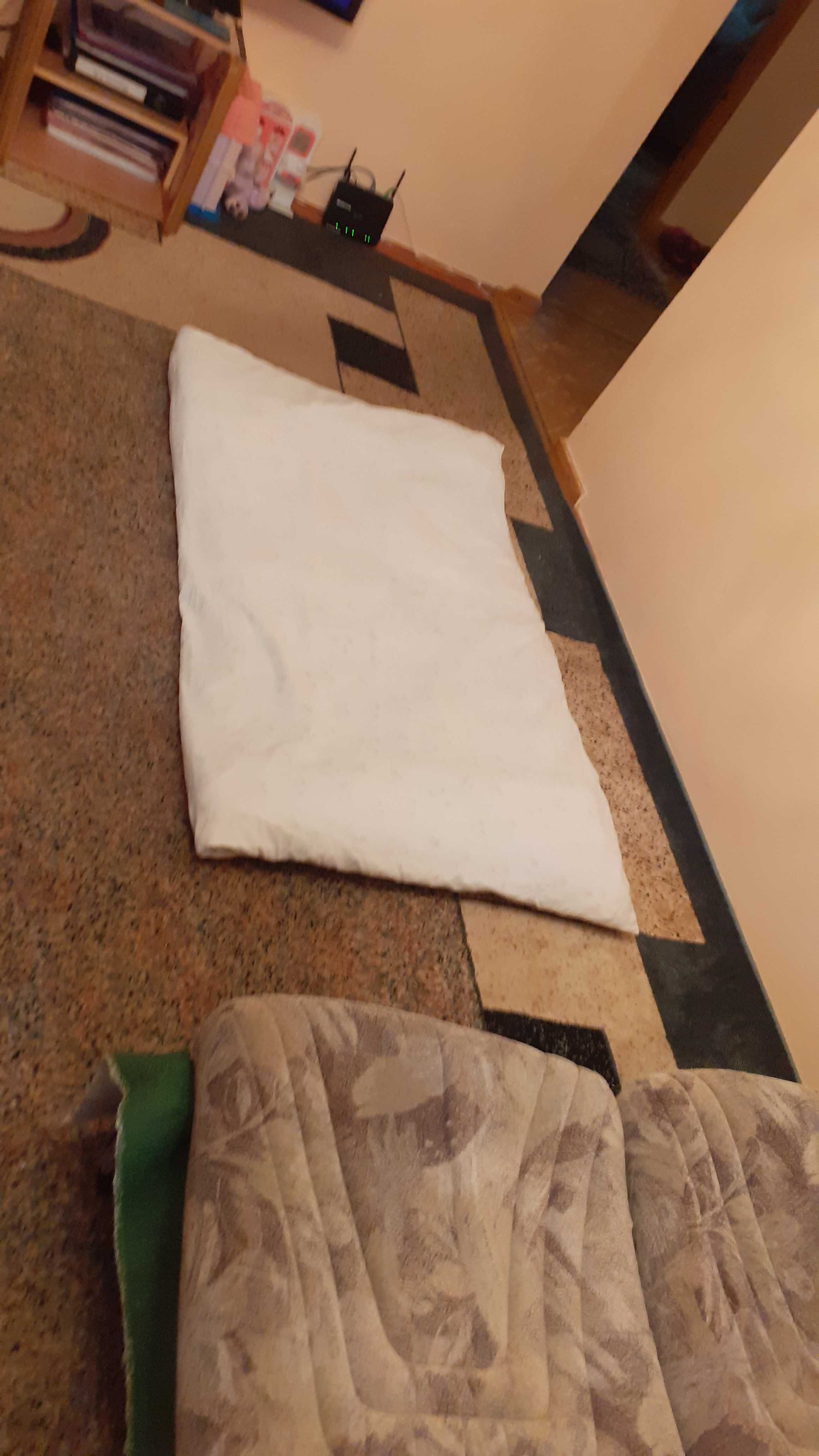 Продам одеяло стеган. бел. цвета из микроволокна  (сделано в Беларуси)
