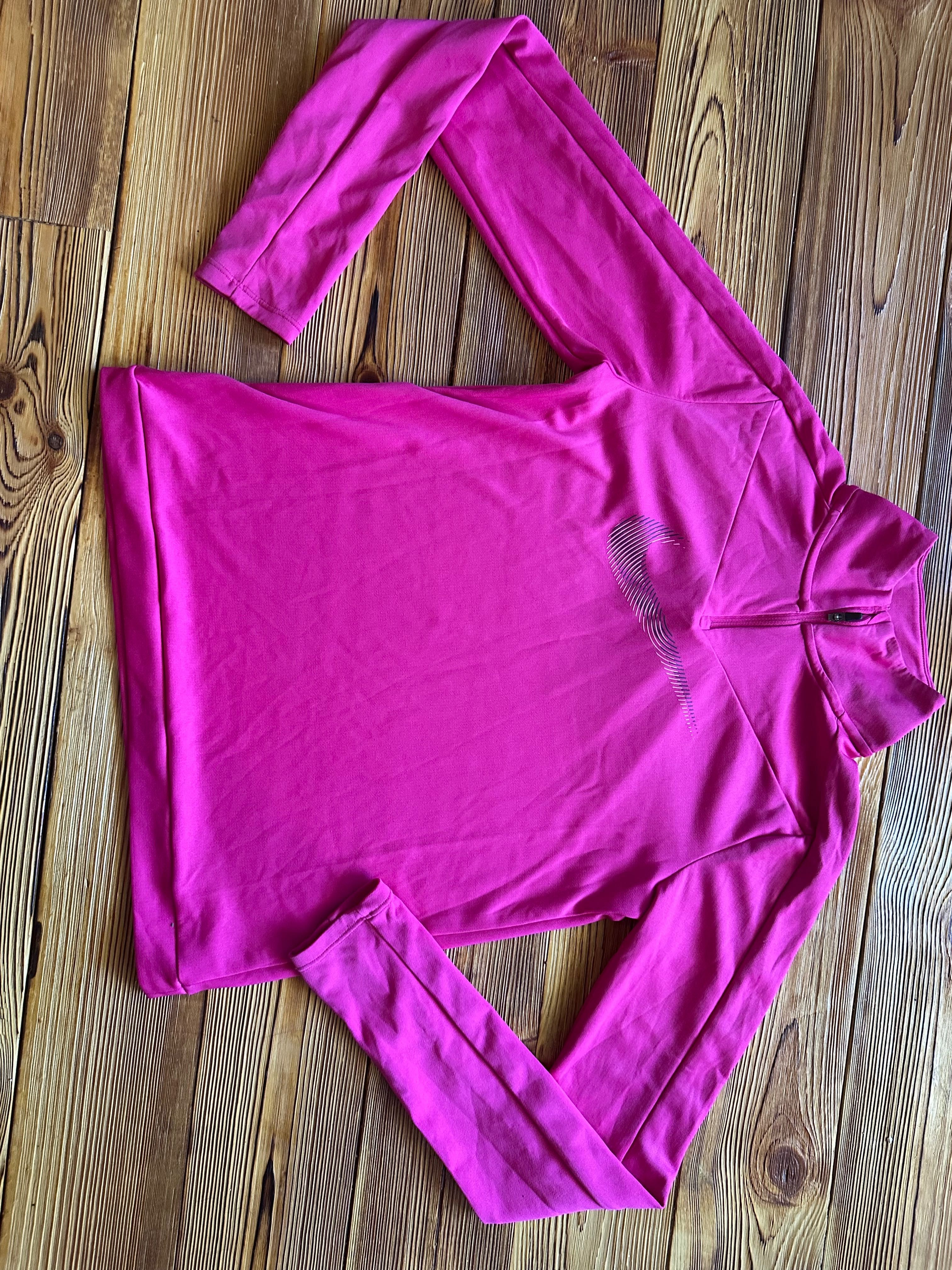Клинове, блузи Nike