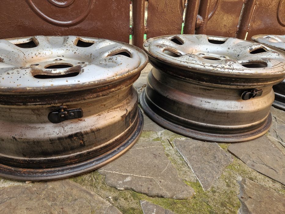 Jante 16 inch 5x114.3 Duster
ET50 6j

Au fost montate pe Duster 2016
2