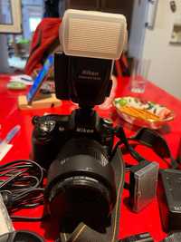 NIKON  DSLR D90 cu blitz Nikon,telecomanda și multe alte accesorii.
