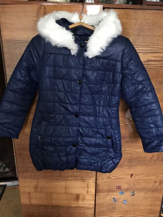 Продам куртку новую на начало зимы