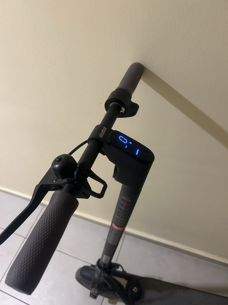 Електрическа тротинетка Segway Ninebot F25