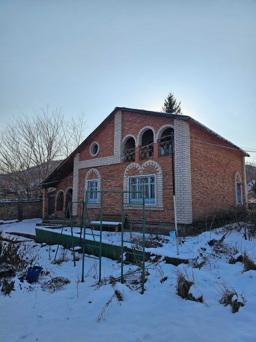 Коттедж кирпичный 6 комнат в Горной Ульбинке