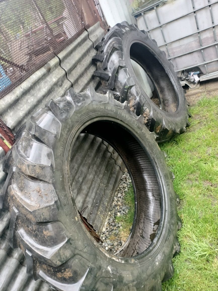 Anvelope Tractor  12.4R32 in stare excelenta