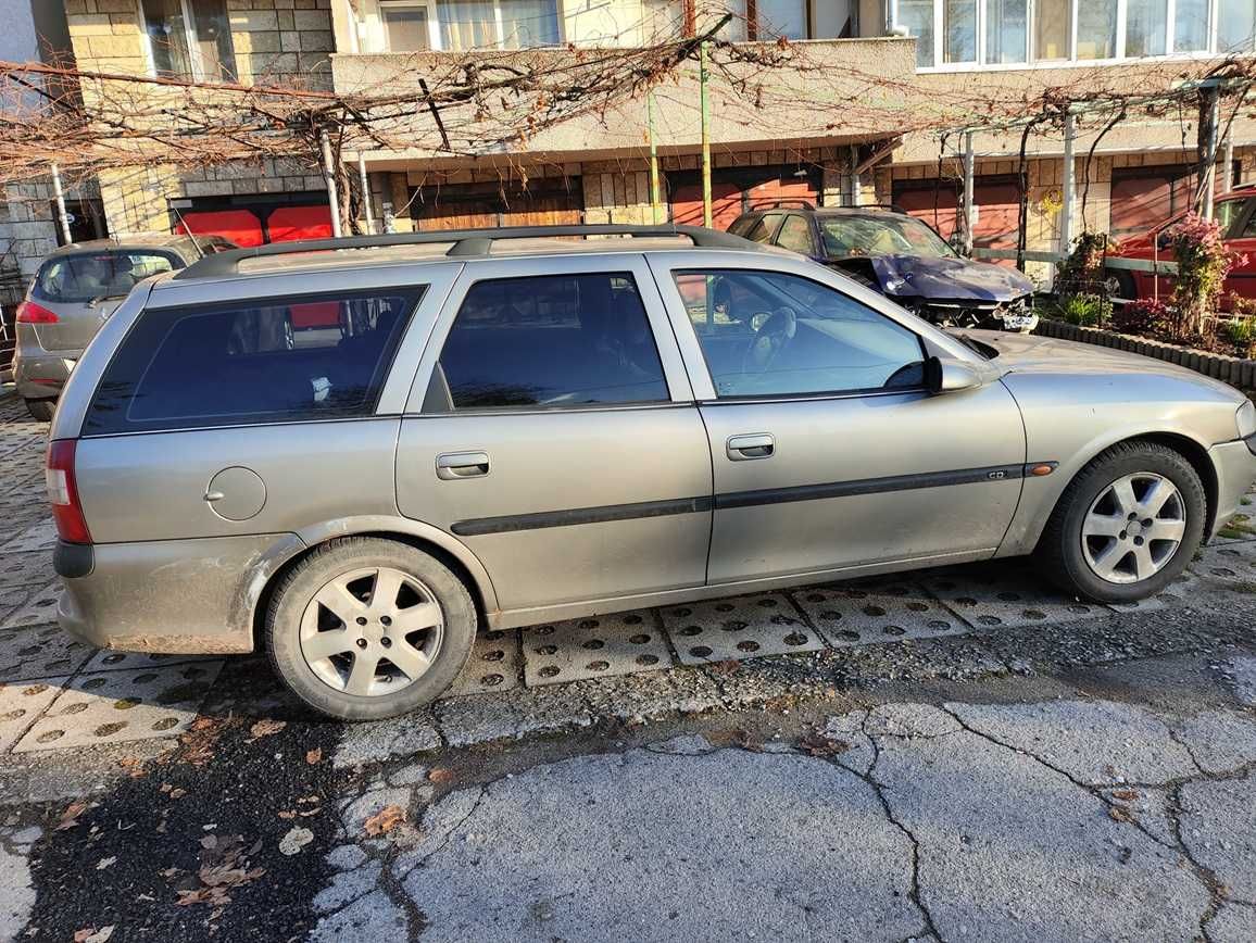 Продавам OPEL VECTRA B 1.6 16V.