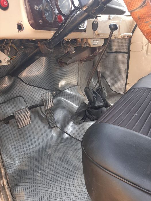 Gaz 53 yili 1983 sotiladi narxi 80.milyon