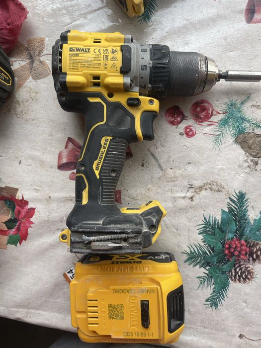 Scule dewalt pretul difera de produs an 2025 2024 2021