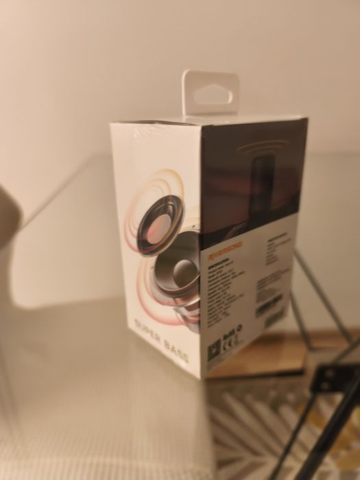 Vând boxă portabilă Bluetooth Riversong Jazz L6.