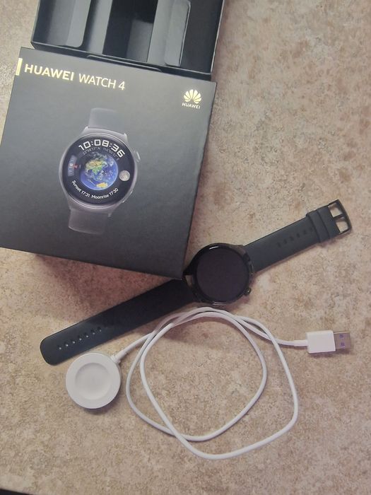 Смарт часовник Huawei watch 4