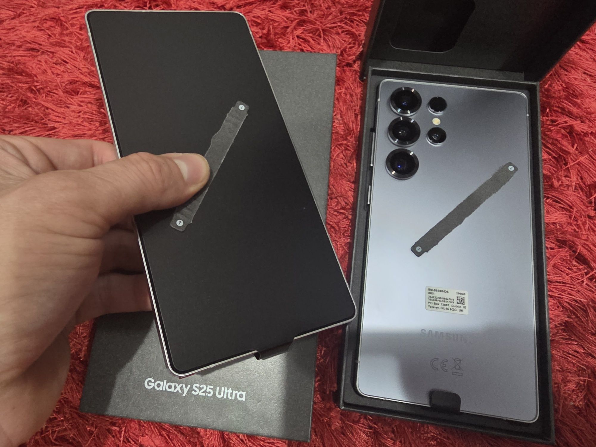 -Samsung S25Ultra, Nou, 256Gb, 12Ram, nefolosit, 0 cicluri incarcare,