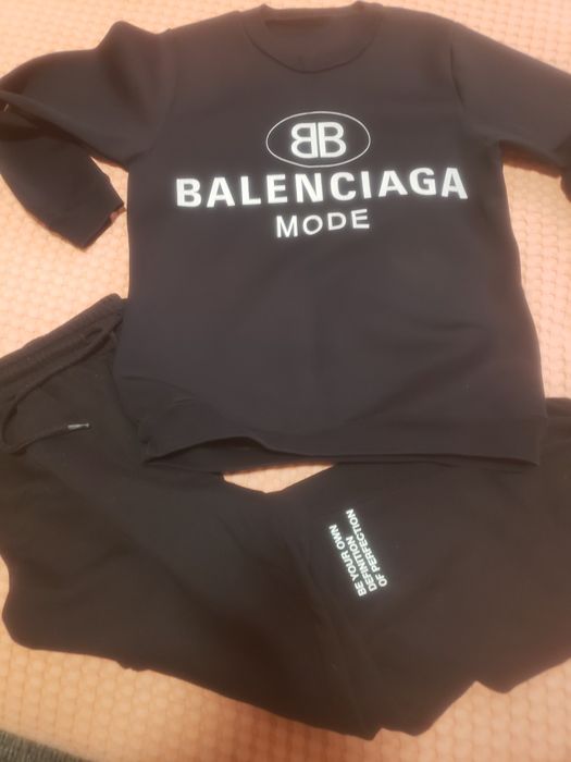 Дамски спортен комплект размер м