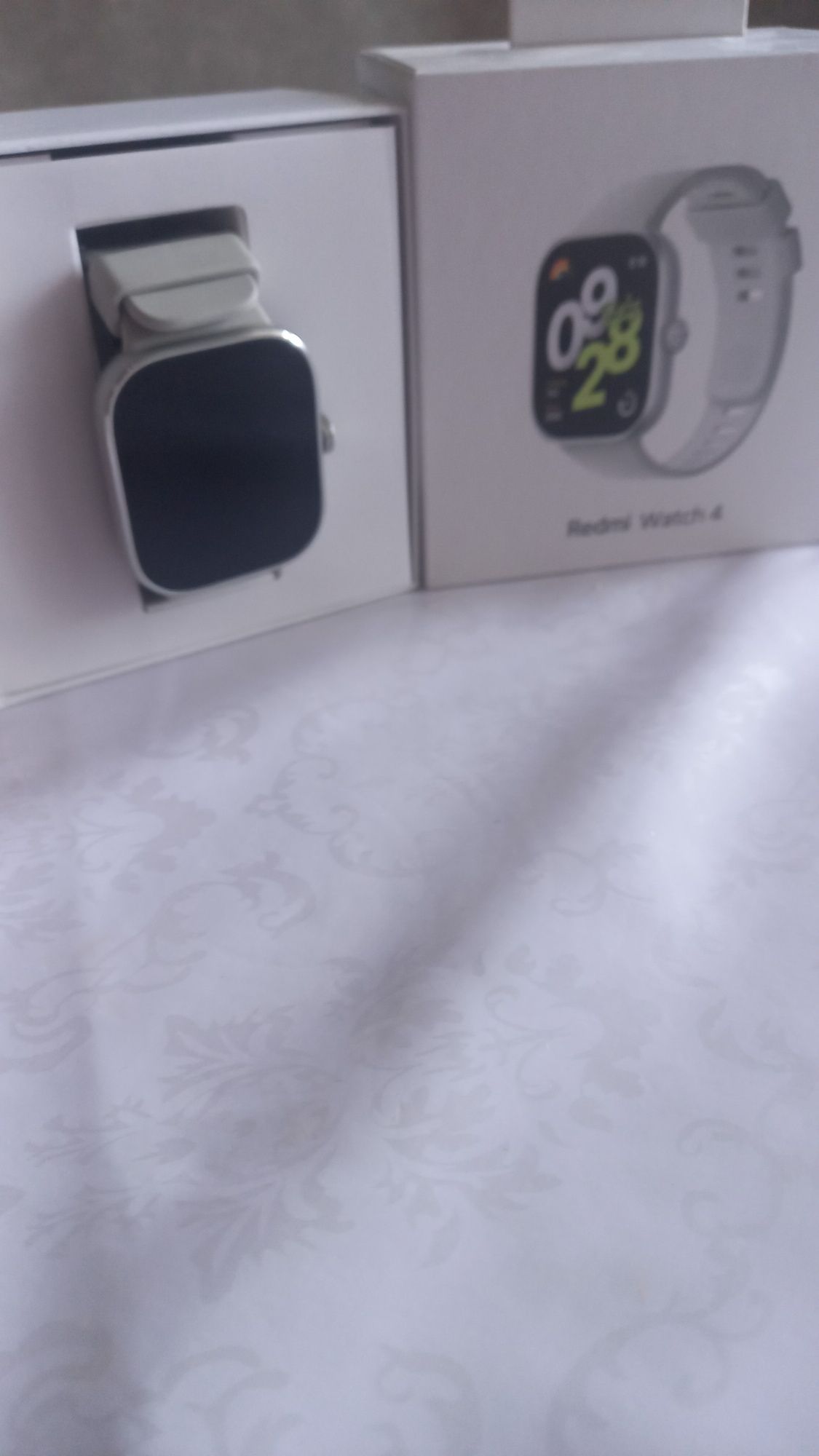 Продам смарт часы redmi watch 4